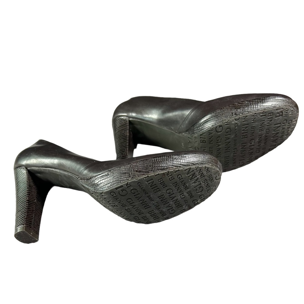 Gianna Bini Size 8 M Dark Brown Leather Pumps 3.50" heel rubber sole. - Picture 5 of 5